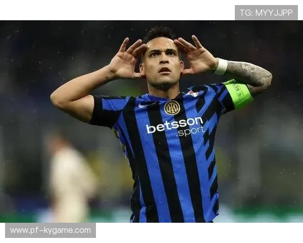 劳塔罗一记弧线推射极具想象力——足球世界的艺术之作